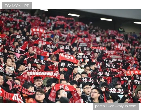 成都蓉城韦林顿当选首轮MVP,得票率42.4%获球迷广泛认可 成都蓉城韦林顿当选首轮MVP,得票率42.4%获球迷广泛认可